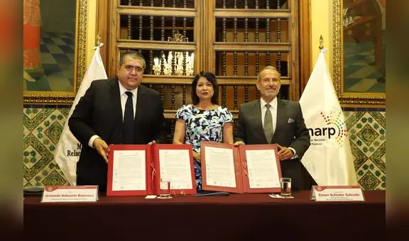 Sunarp firma convenio que el facilita el trámite de poderes a peruanos en el extranjero