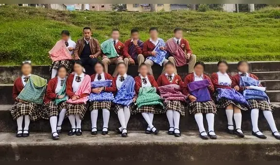 Estudiantes reemplazan las mochilas por las alforjas para llevar sus útiles escolares