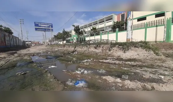 Colapso de desagüe pone en riesgo a los estudiantes en Chiclayo
