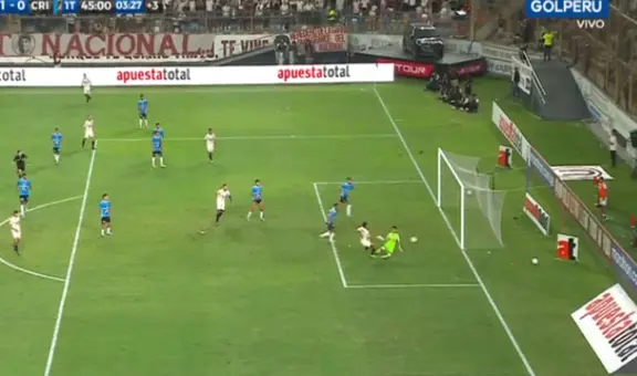 Pérez Guedes define por la huacha de Solís y pone el 1-0 de la 'U' al último minuto del primer tiempo