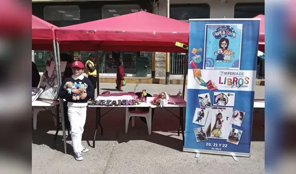 Brihanna, la escritora más joven de la feria de libros de Pasco: tiene 11 años y presentó su primera obra
