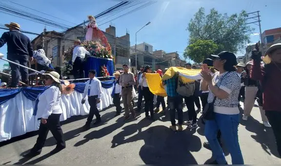 Virgen de Chapi reunió a decenas de fieles en emotiva procesión a vísperas de festividad en Arequipa