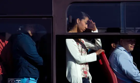 ¿Viajas en bus al trabajo a diario? Estudio revela cuándo podría ser perjudicial para tu salud