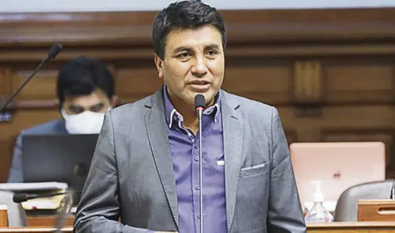 Congreso: Óscar Zea se reincorpora a la bancada del Bloque Magisterial