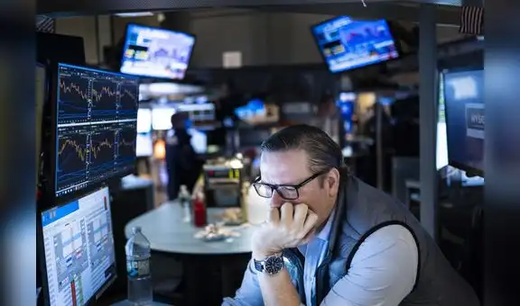 Wall Street abrió en rojo y el Dow pierde un 0,93% tras reportes de empleo e inflación