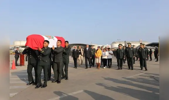 Rindieron homenaje a mujer policía que falleció a causa de un disparo de presuntos delincuentes en Puno