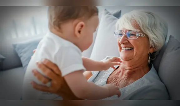 Abuela se niega a cuidar a su nieto gratis y exige pago de US$20 la hora