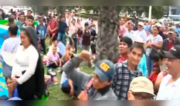 Ciudadanos bloquearon Av. República de Panamá en San Isidro y protestaron por falta de agua y desagüe