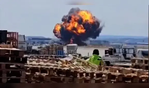 Avión de combate del Ejército de España se estrella durante exhibición: ¿qué pasó con el piloto?