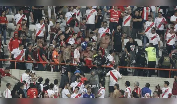 Hinchas de River Plate fueron golpeados por la PNP y terminaron ensangrentados