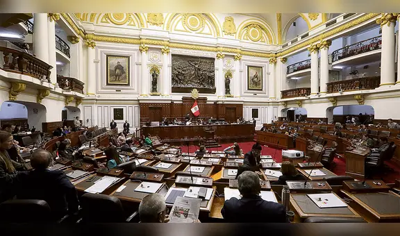 El Congreso debilita las instituciones democráticas