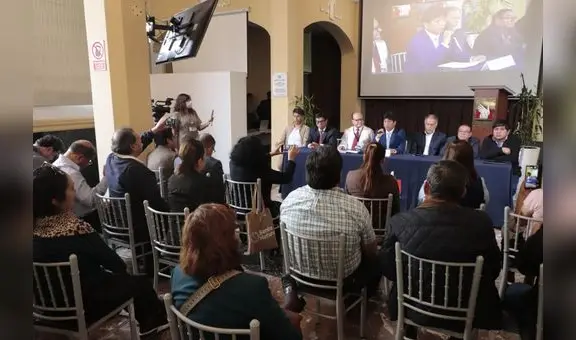 Sindicatos estatales exigen avance de negociación colectiva ante Defensoría del Pueblo