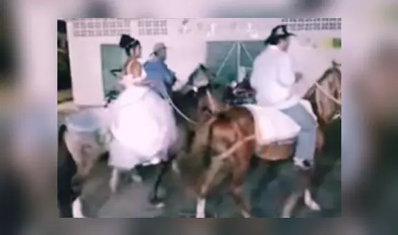 ¡Inolvidable! Celebra su quinceañero paseando en potro y sorprende a ciudadanos en Tumbes