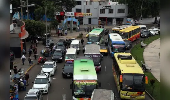 “Alcalde quiere cerrar el Transporte Metropolitano de Trujillo por celos políticos a César Acuña”