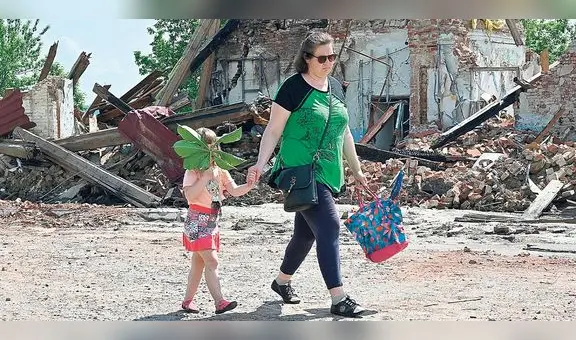 Rusia evacúa a niños de zonas bombardeadas en frontera con Ucrania