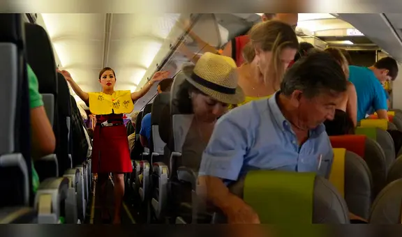 ¿Sabías que las aerolíneas pueden obligarte a sentarte en las últimas filas del avión?