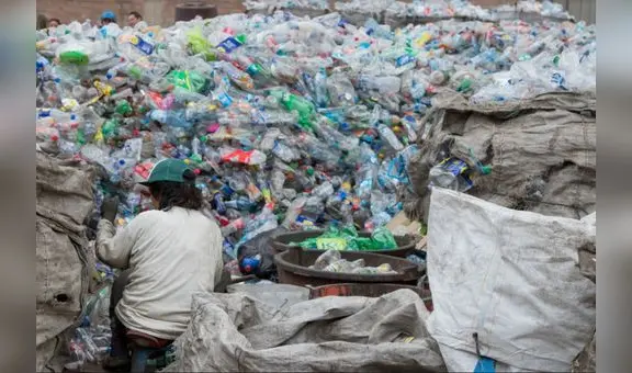 Gobierno entregará bono de S/900 a recicladores