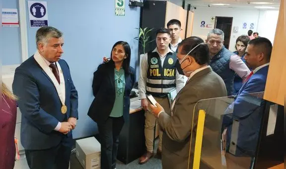 Separan a 3 funcionarios que dieron contrato a constructora china Tiesiju