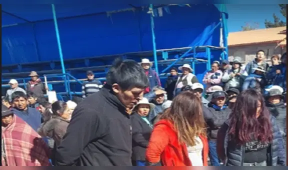 Vecinos capturan y golpean desnudos a delincuentes en Puno