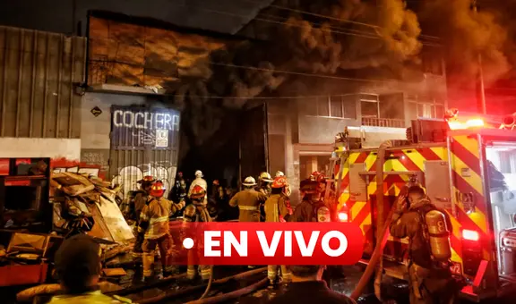 Incendio en La Victoria EN VIVO: reaviva fuego en almacen de reciclaje en Gamarra