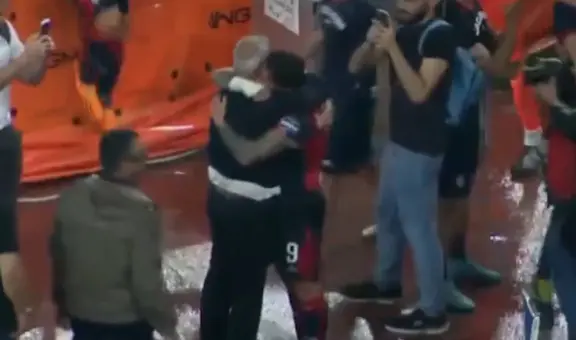 Como un padre a su hijo: el fraterno abrazo de Lapadula y Ranieri tras el ascenso a la Serie A