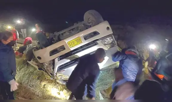 Arequipa: camión cae a abismo y mueren cuatro personas