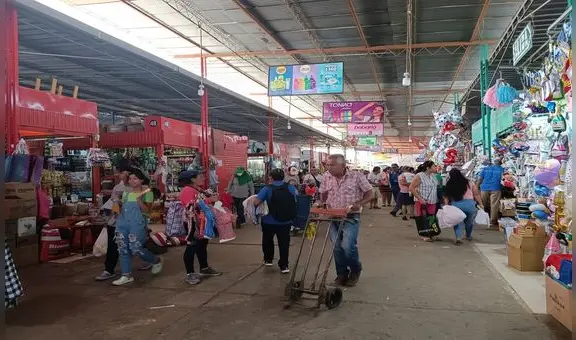 Casi 1.000 comerciantes de mercado de Chiclayo son víctimas de extorsión, según dirigente