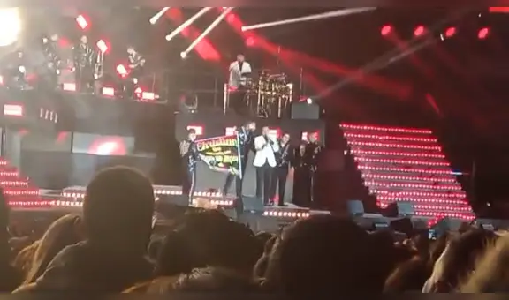 Grupo 5 en Arequipa: fanática de Christian Yaipén le llevó curiosa pancarta al concierto; ¿qué decía?