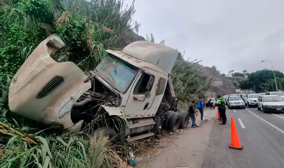 Chorrillos: chofer de camión de carga perdió el control y chocó en la Costa Verde