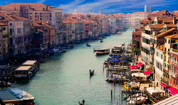 ¿Por qué se edificaron los cimientos de Venecia sobre un bosque de troncos bajo el agua?