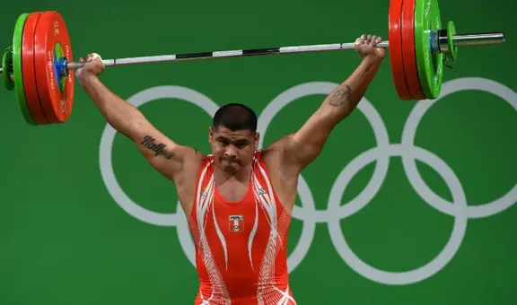Hernán Viera gana una medalla de oro y 2 de bronce en el Grand Prix de Levantamiento de Pesas