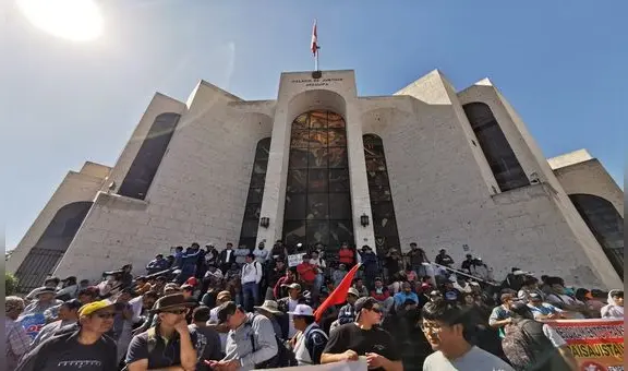 Sentencian por extorsión a exdirigentes de Construcción Civil en Arequipa