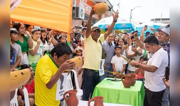 ¡Impresionante récord! Piurano ganó concurso al beber 2 litros de chicha de jora en 13 segundos