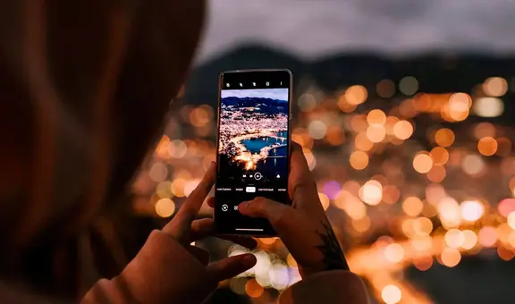 ¿Qué es el modo noche en la cámara del móvil y cuándo debes usarlo?