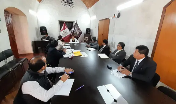 Gobernador regional de Arequipa plantea reducir mandato de los directores de las UGEL