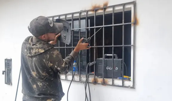 Chorrillos: cámaras de seguridad captaron a ladrones rompiendo una reja para robar una casa