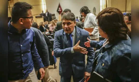 Presentan pedido de vacancia contra el alcalde de Arequipa