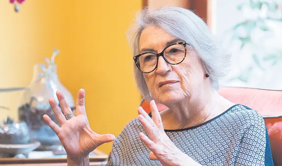 Rosa Alayza Mujica: "El Parlamento se ha convertido en el lugar en donde se cocina la dictadura"