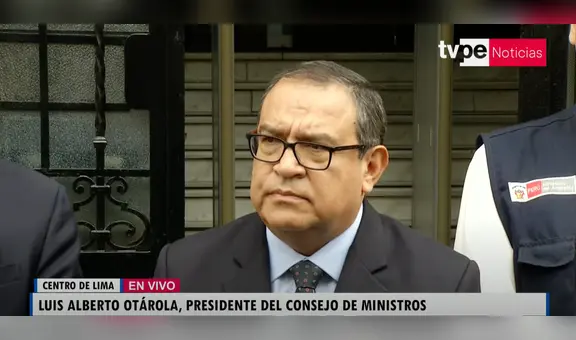 "¡Han matado a personas!": Alberto Otárola es increpado por ciudadana en exteriores de la PCM