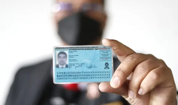 ¿Qué tipo de foto te piden para sacar el DNI?: ¿carnet o pasaporte?