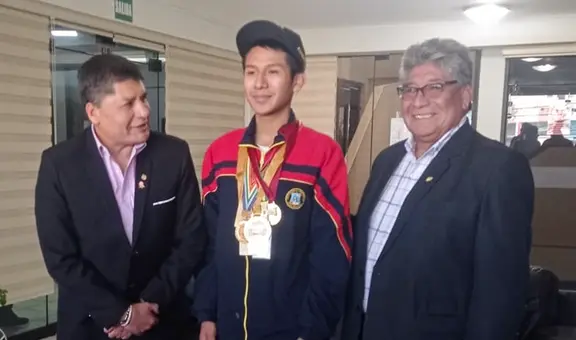 “Cumplirá su sueño”: ajedrecista arequipeño que vendía caramelos consiguió apoyo para viajar a Chile