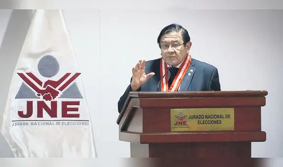 Jorge Salas Arenas, presidente del JNE, señala que la democracia está en peligro