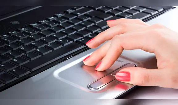 ¿Qué sucede cuando tocas el panel táctil de tu laptop con dos, tres o cuatro dedos?