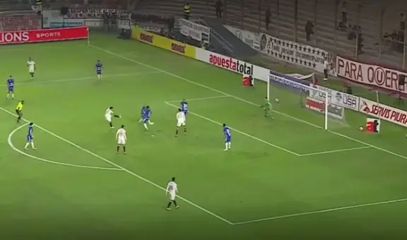Golazo de Rivera para el 2-0 de Universitario: la paró de derecha y definió de zurda