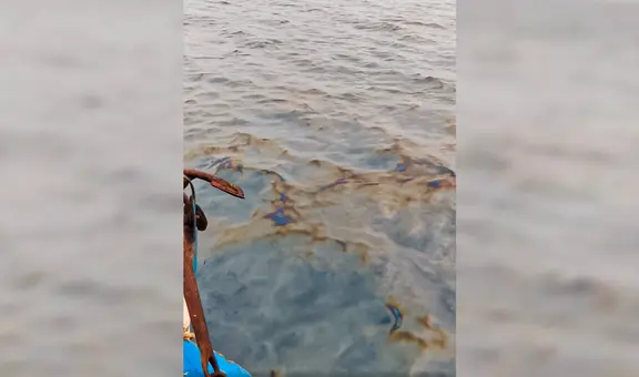 Pescadores advierten derrame de petróleo en mar de Piura