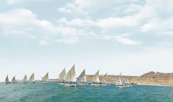 Pesca artesanal a vela, una tradición sostenible que se resiste a desaparecer