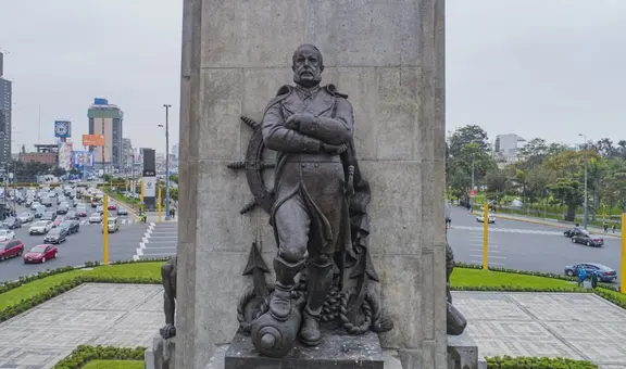 ¿Por qué fue reconocido Miguel Grau y qué hizo por el Perú?