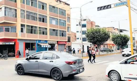 Semáforos están inoperativos y sin la intervención de la Municipalidad Provincial