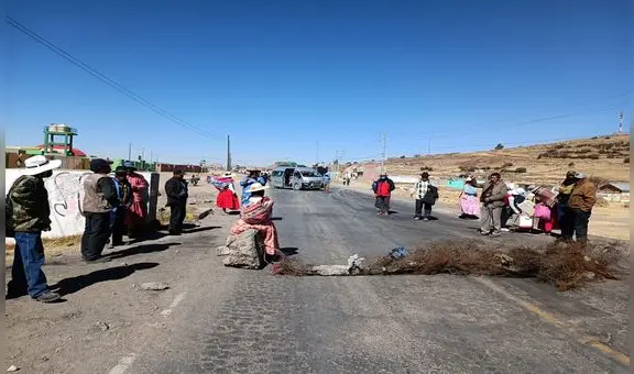 Puno: aimaras bloquean carreteras del sur para exigir renuncia de presidenta Dina Boluarte