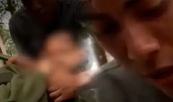 Chorrillos: escolar registra con su celular preciso instante en que ladrón la asalta